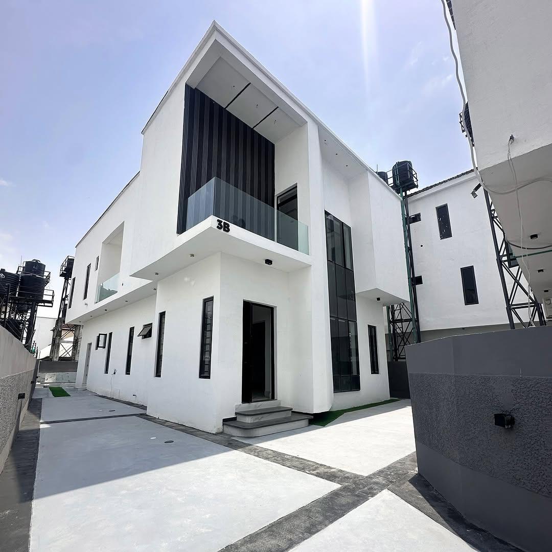 5 units of  5 Bedrooms  fully detached duplex